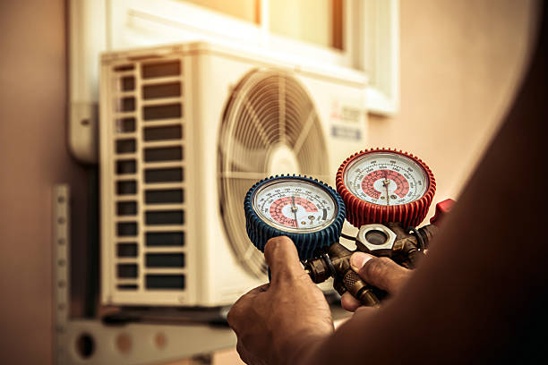 Professional Hvac technician working in Edgerton, OH